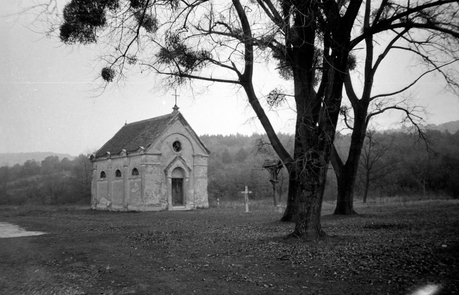 Hungary, Gánt, Kőhányáspuszta, Szent Teréz-kápolna (Esterházy-kápolna)., 1979, Kende János, Fortepan #185336