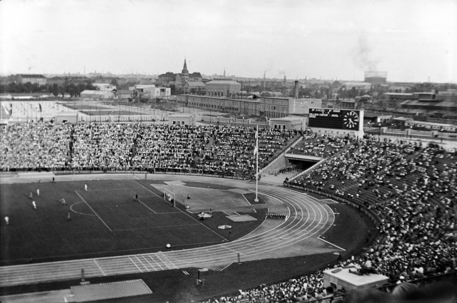 Magyarország, Népstadion, Budapest XIV., Bp Kinizsi - Bp. Vasas 3:1 (1:0), Esti Kupa labdarúgódöntő 1954. augusztus 20-án., 1954, Tóth Tibor, Budapest, stadion, labdarúgás, Fortepan #185551