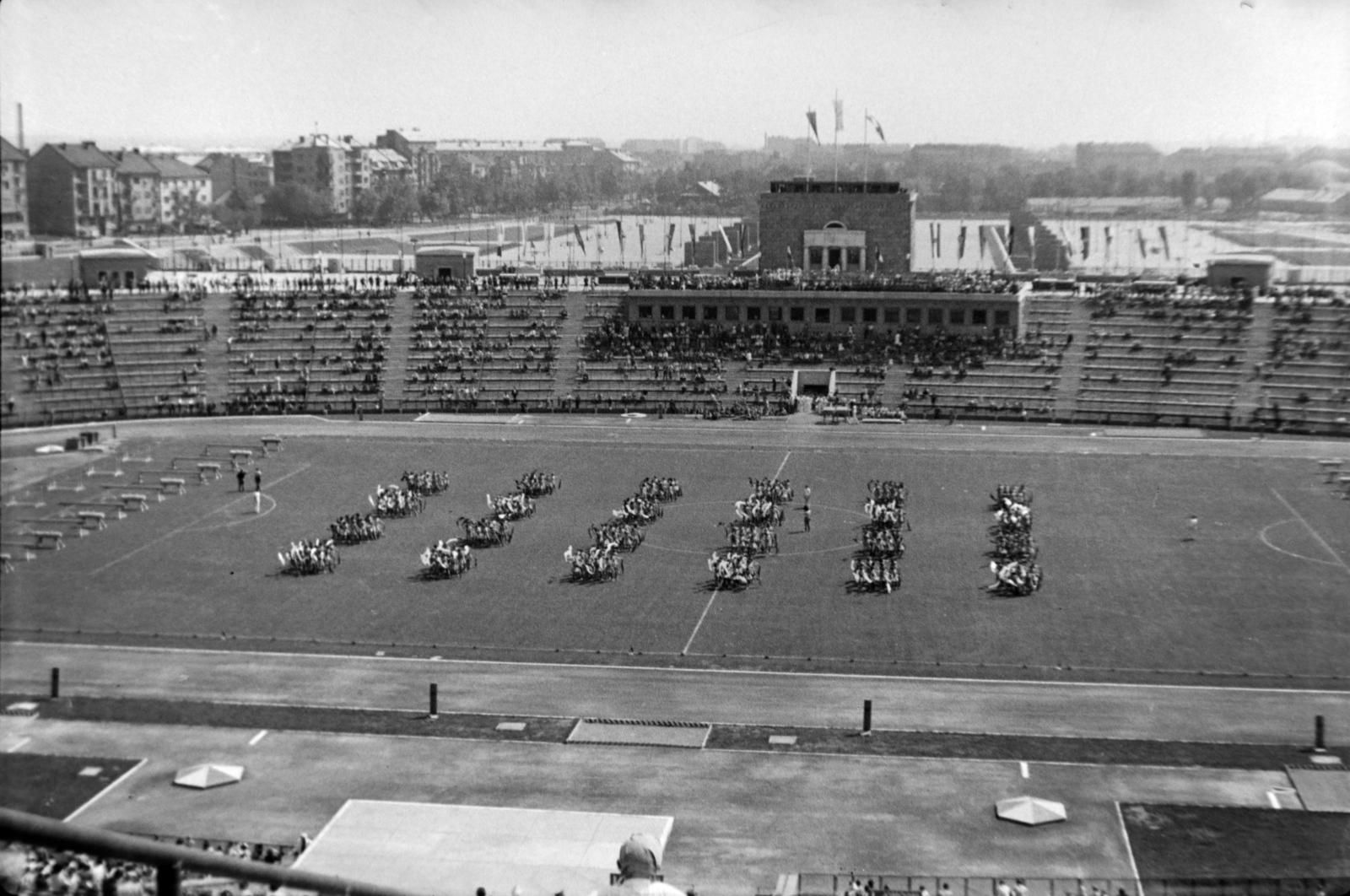 Hungary, Népstadion, Budapest XIV., ünnepség az 1949. évi XX. törvény, a Magyar Népköztársaság Alkotmánya ötödik évfordulója alkalmából 1954. augusztus 20-án., 1954, Tóth Tibor, Budapest, politics, stadium, Fortepan #185557