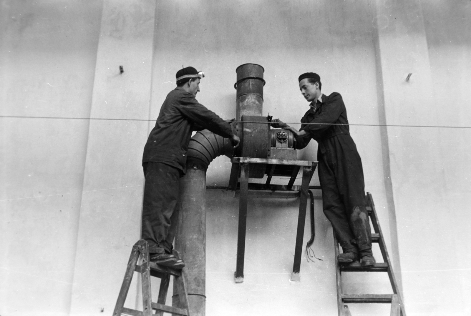 1954, Tóth Tibor, assembly, ladder, worker, Fortepan #185655