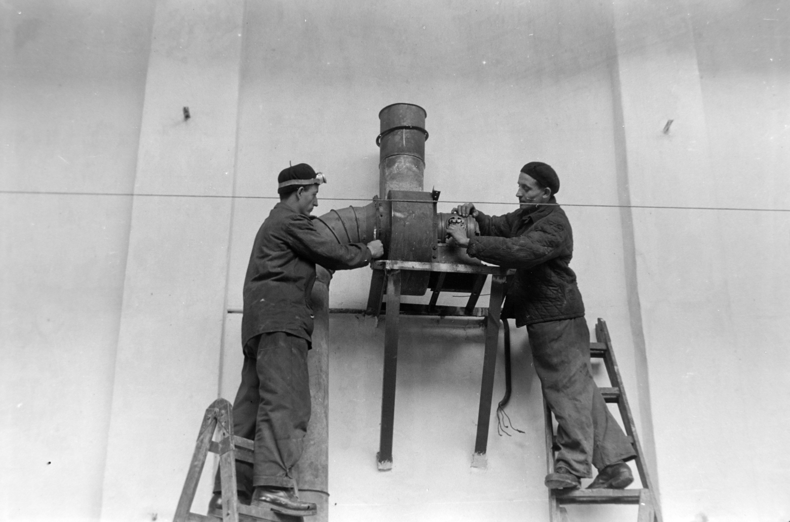 1954, Tóth Tibor, assembly, ladder, worker, Fortepan #185656