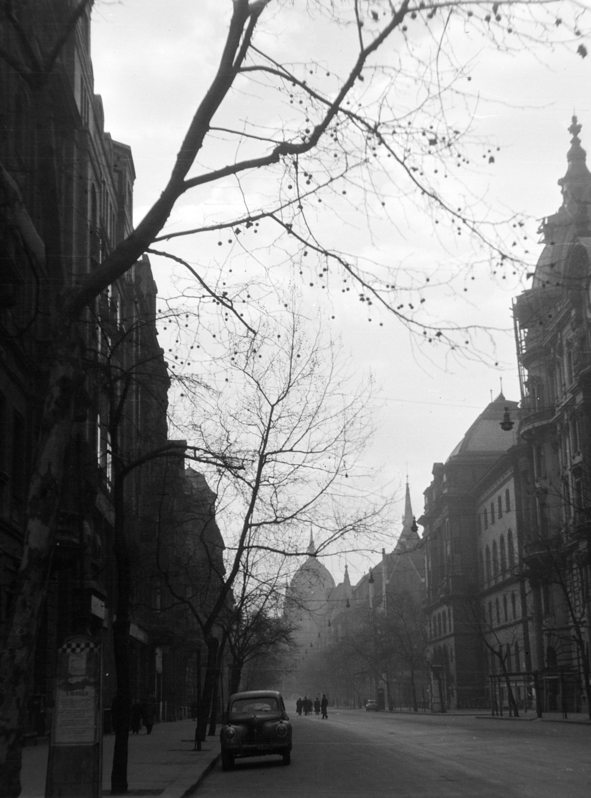 Hungary, Budapest V., az Alkotmány utca a Kossuth Lajos tér és a Parlament felé nézve., 1956, Kádár József, Budapest, street view, Fortepan #185726