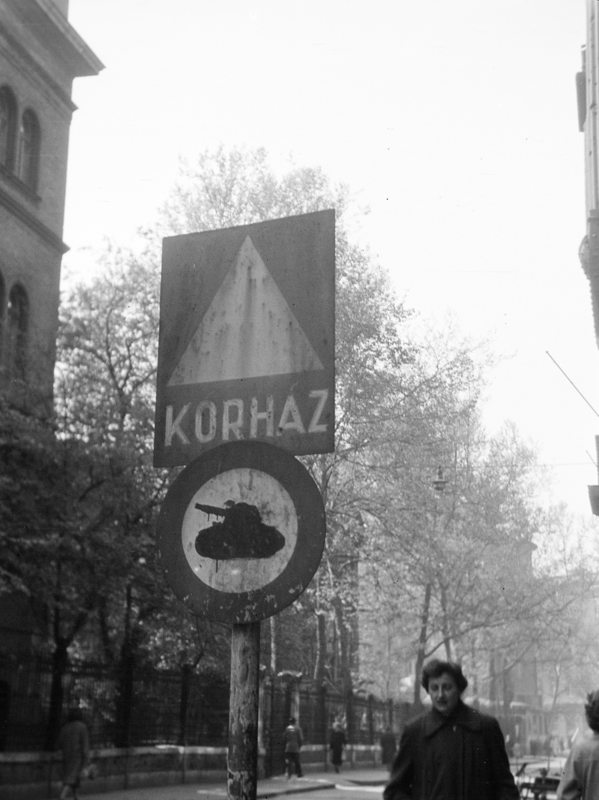 Magyarország, Budapest VIII., Szentkirályi utca., 1957, Kádár József, Budapest, humor, Fortepan #185736