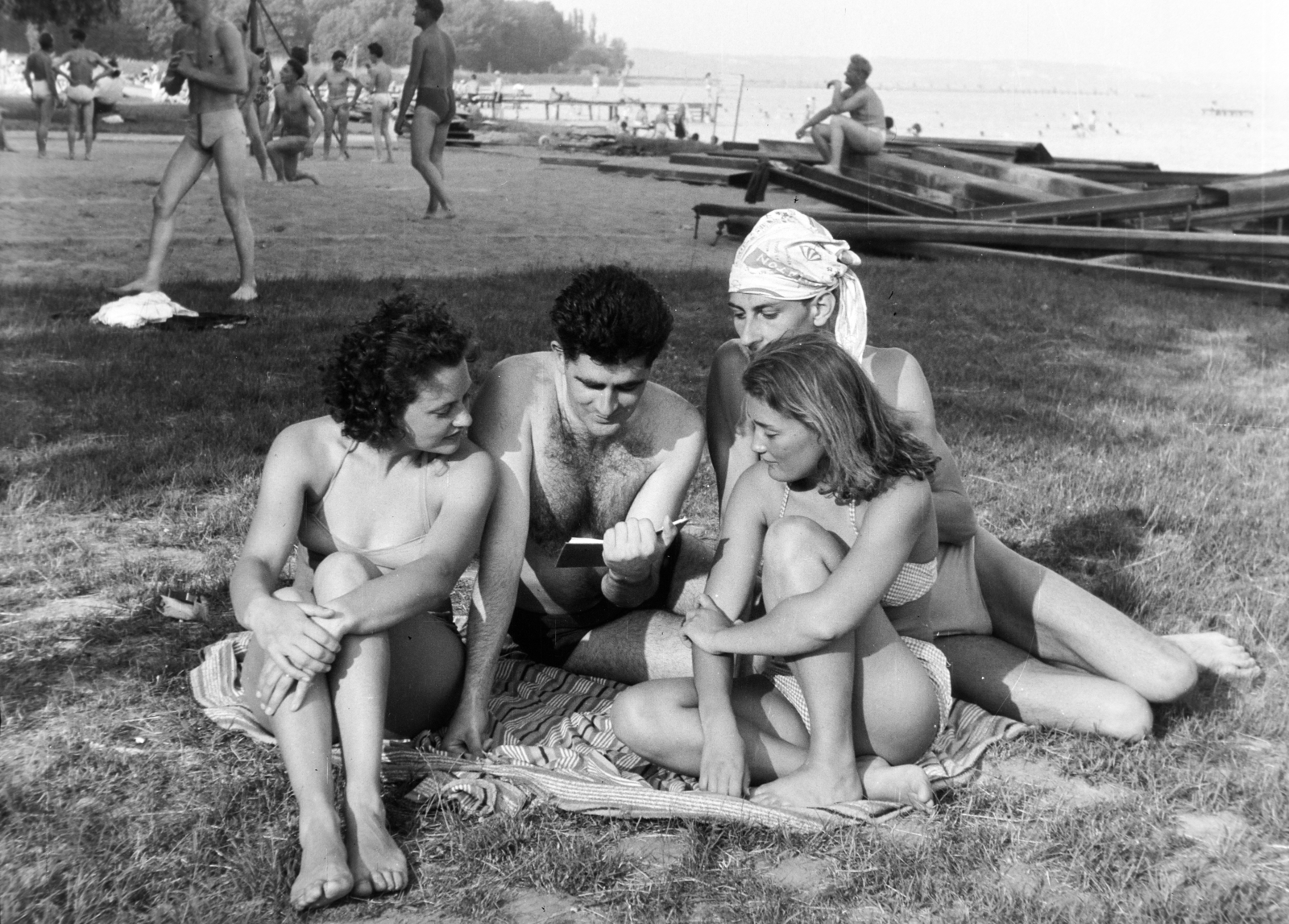 1958, Kádár József, beach, reading, Fortepan #185756