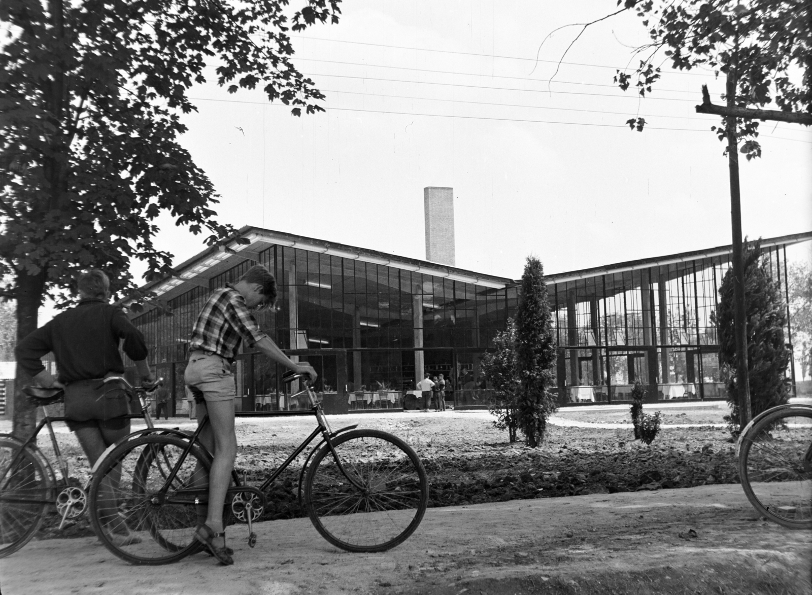 Magyarország,Balaton, Tihany, Motel, étterem., 1960, Kádár József, modern építészet, kerékpár, Fortepan #185838