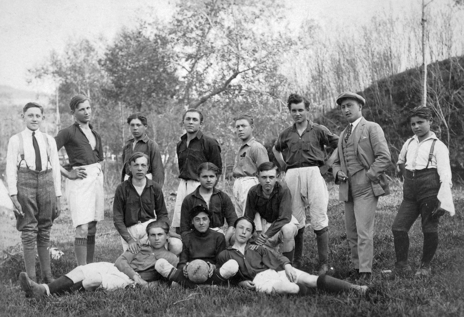 Slovakia, Modrý Kameň, a település focicsapata az 1930-as években., 1930, Jankovszky György, Czechoslovakia, soccer team, akimbo, Fortepan #18589