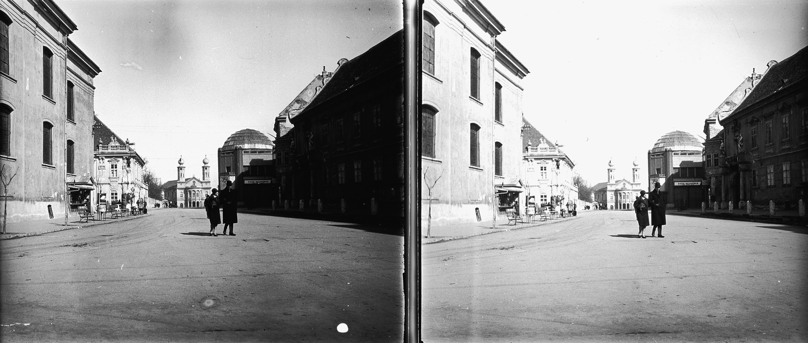 Hungary, Székesfehérvár, Városház (Károly király) tér a Várkörút felé nézve, balra a Szent Imre-templom, háttérben a neológ zsinagóga. Jobbra a Deák Testvérek Áruháza a Koronázó tér - Kossuth utca sarkán., 1929, Kárpáti György Mór, stereophoto, Fortepan #186035