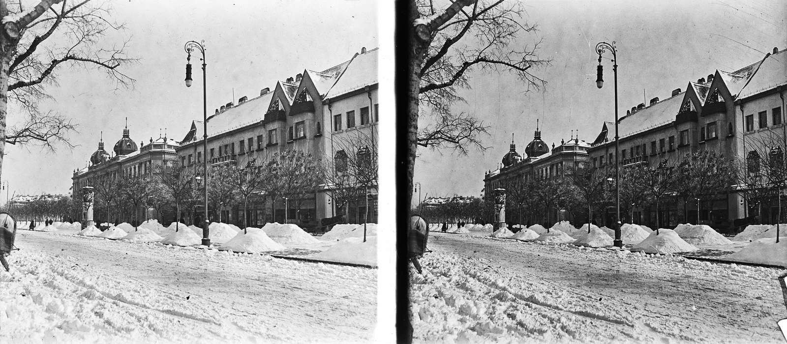 Hungary, Kecskemét, Rákóczi út, háttérben az Igazságügyi palota., 1930, Kárpáti György Mór, winter, snow, candelabra, stereophoto, Fortepan #186040