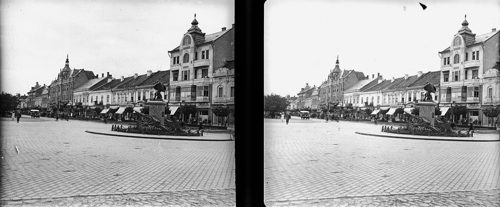 Romania,Transylvania, Satu Mare, Deák tér (Piata Libertatii) a Széchenyi utca (Strada 1 Decembrie 1918) felől nézve. Szemben balra a tornyos épület a Pannónia (később Dacia) hotel., 1930, Kárpáti György Mór, stereophoto, ceramics, monument, cannon, First World War, Fortepan #186043