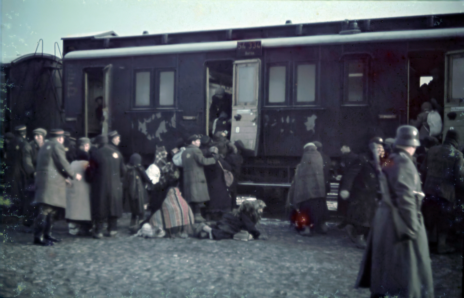 Poland, Łódź, 1942, Fortepan/Album044, railway, rail, German soldier, Fortepan #186095