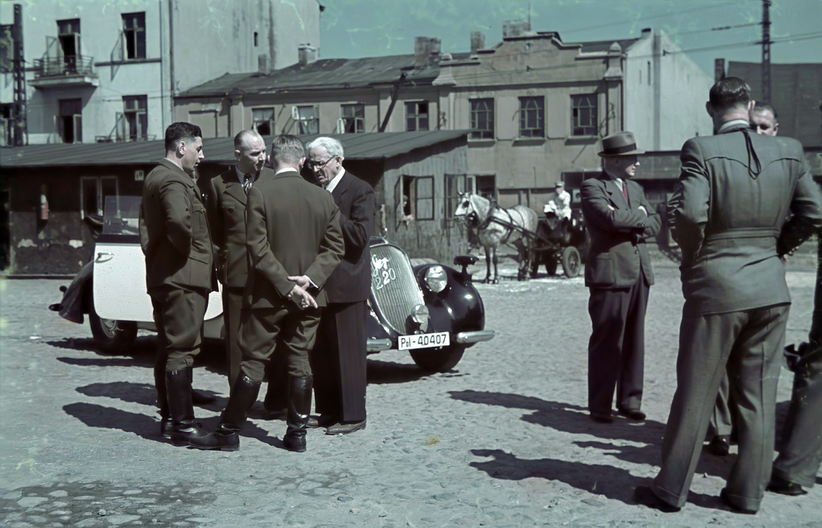 Poland, Łódź, 1942, Fortepan/Album044, Horse-drawn carriage, number plate, automobile, Fortepan #186103
