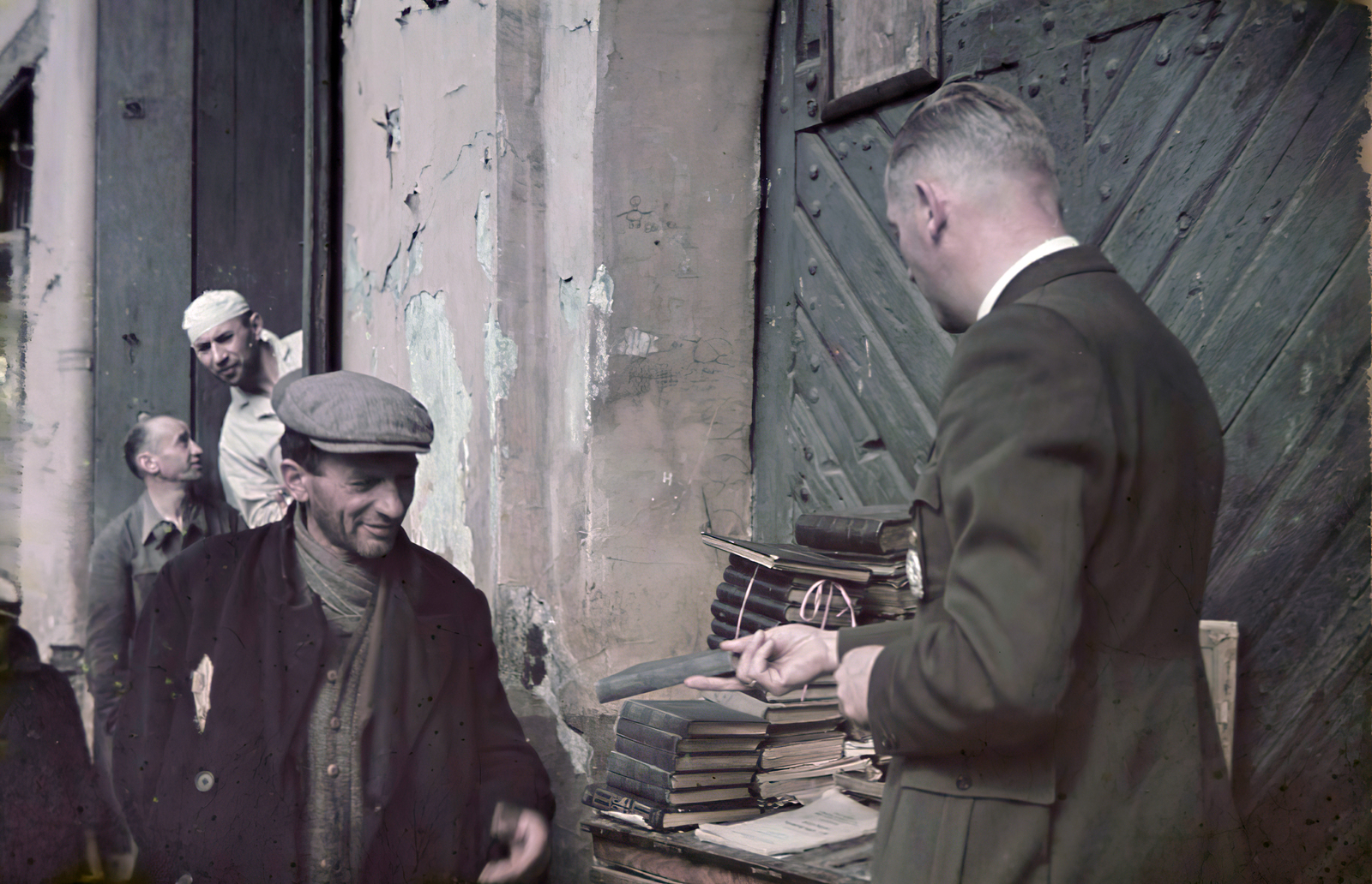 Poland, Łódź, 1942, Fortepan/Album044, book, book donation, colorful, Fortepan #186113