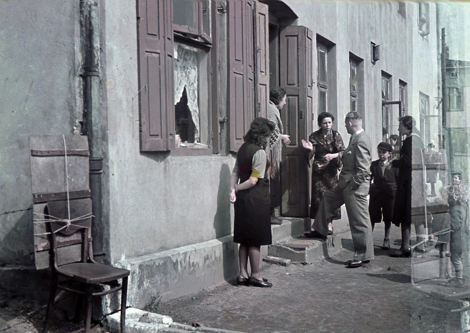 Poland, 1942, Fortepan/Album044, double exposure, erroneous photo, chair, talks, window pane, Fortepan #186143