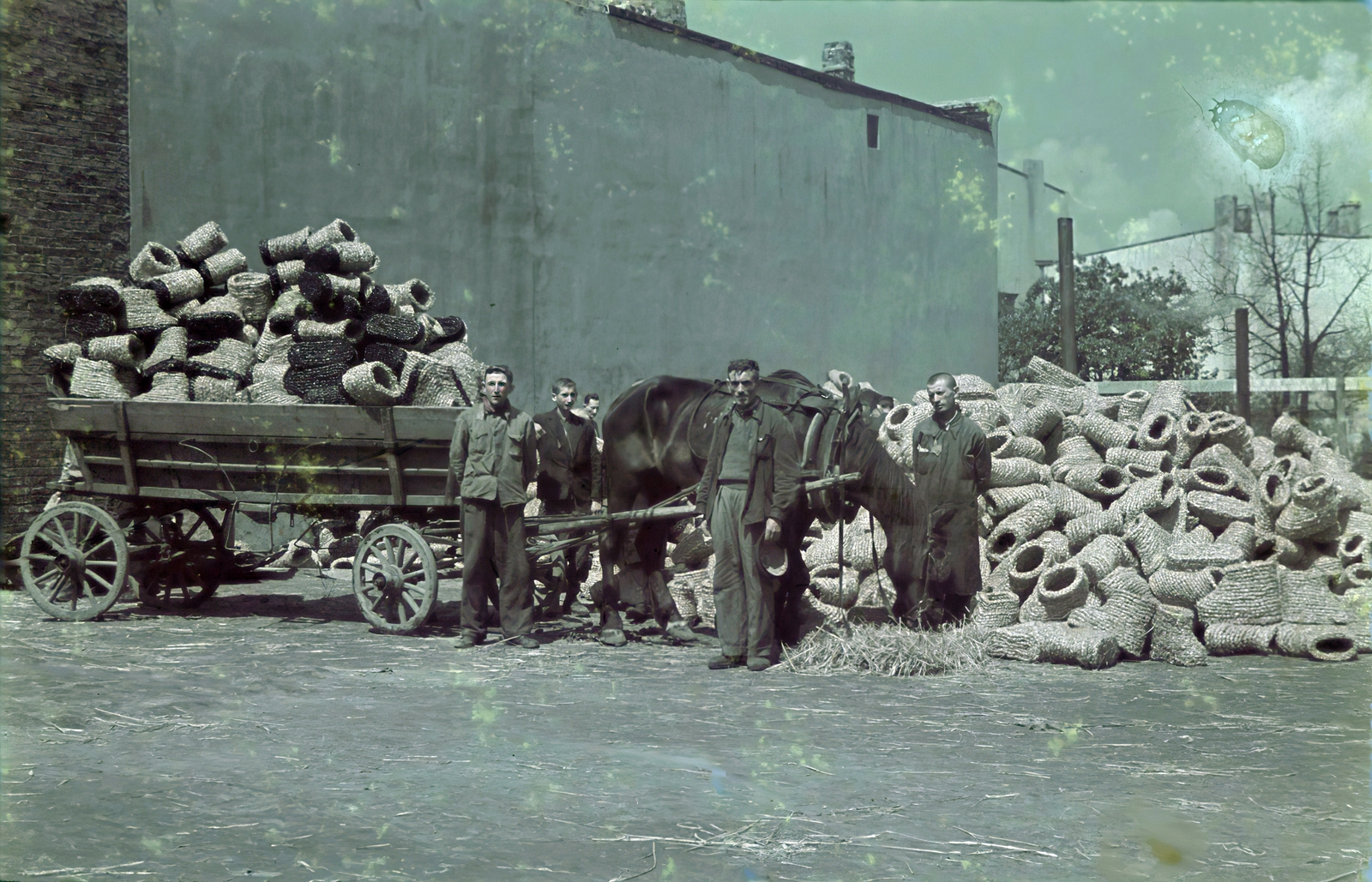 Poland, Łódź, 1942, Fortepan/Album044, straw boots, Fortepan #186280