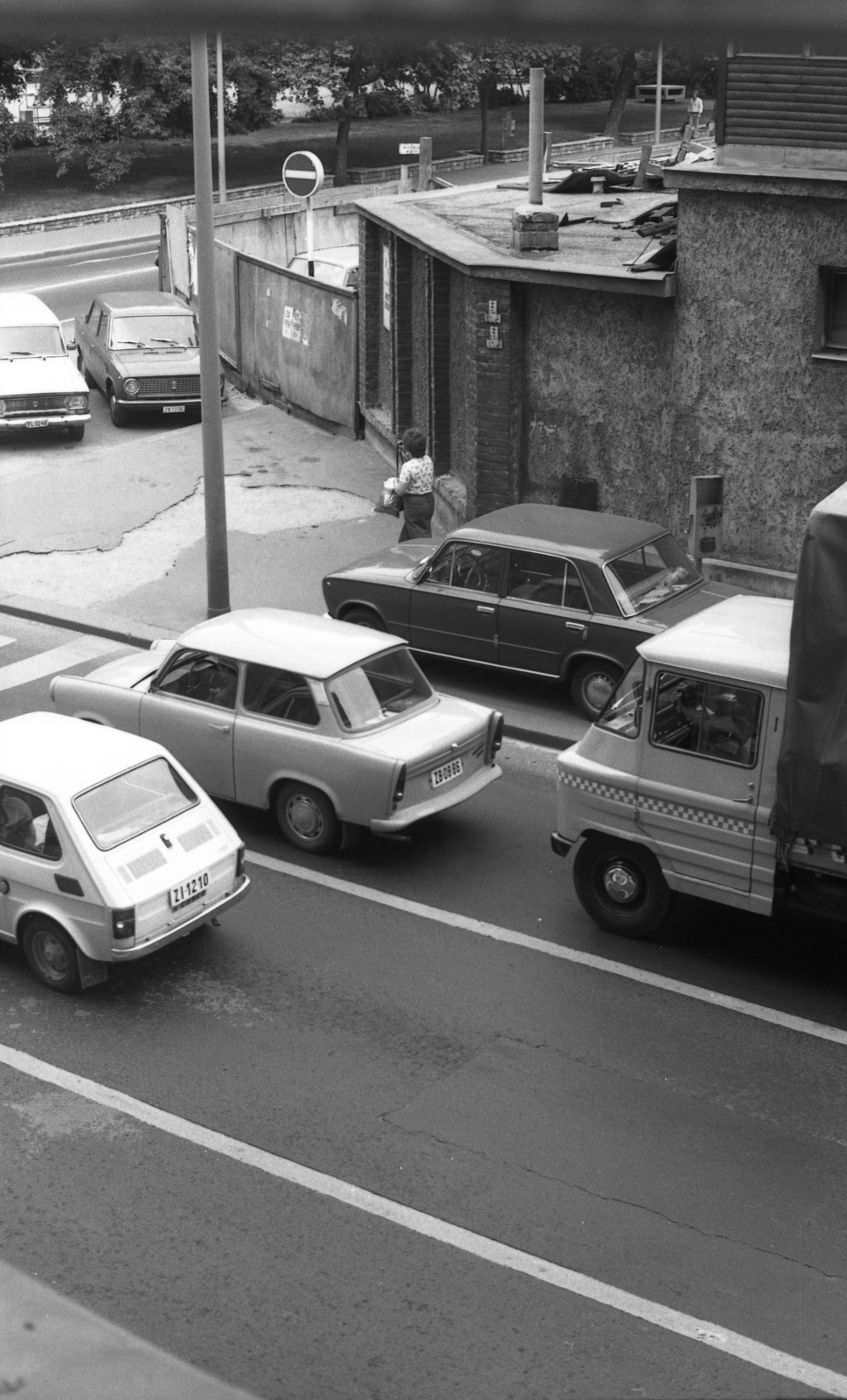 Hungary, Budapest V., Bécsi utca - Erzsébet (Engels) tér sarok., 1977, Gulyás Zsuzsa, Budapest, traffic, Fortepan #186344