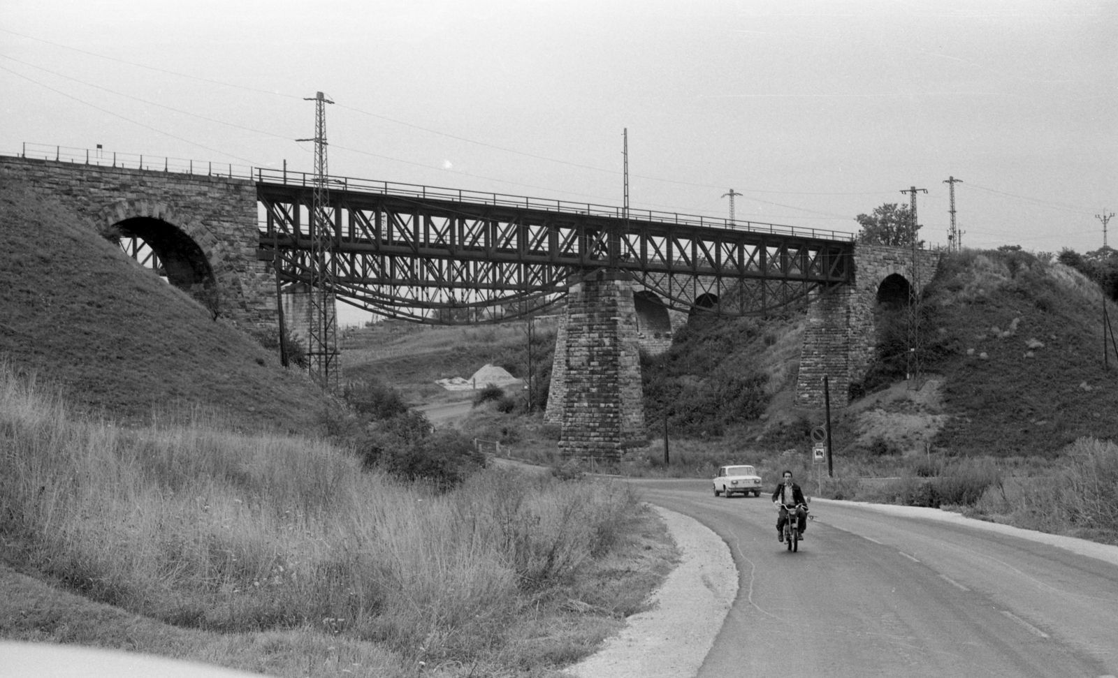 Hungary, Biatorbágy, vasúti viadukt., 1977, Gulyás Zsuzsa, railway bridge, truss bridge, Fortepan #186377
