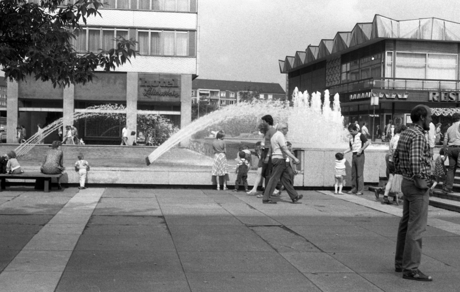 Germany, Dresden, Prager Strasse., 1983, Gulyás Zsuzsa, GDR, Fortepan #186448