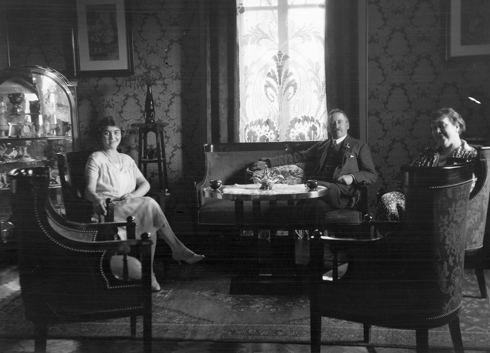 1936, Jankovszky György, leg over leg, Fortepan #18645