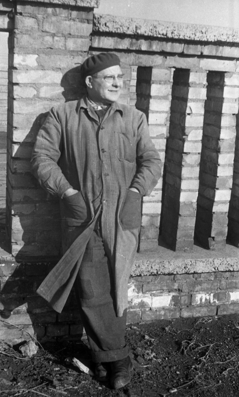 1958, Gulyás Zsuzsa, hands in pockets, Fortepan #186487