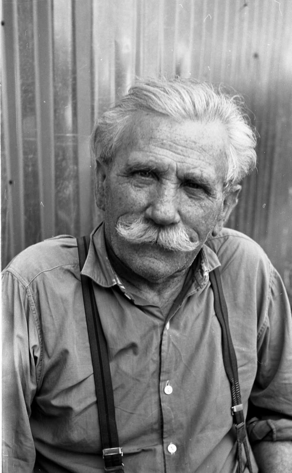 1971, Gulyás Zsuzsa, suspenders, moustache, Fortepan #186526