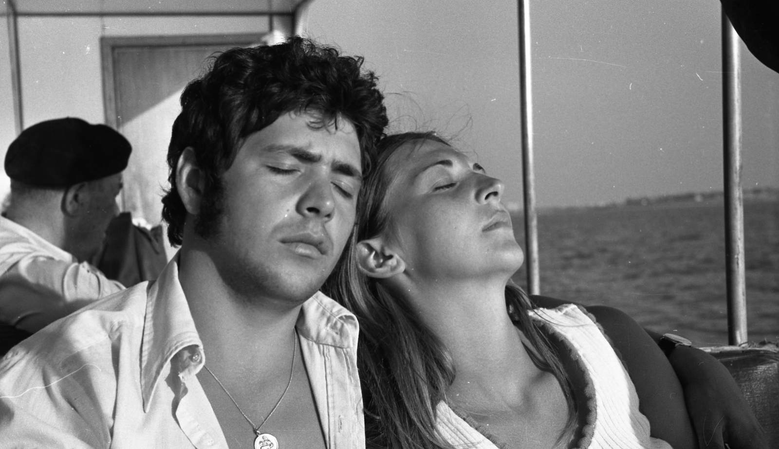 Románia, Konstanca, 1975, Gulyás Zsuzsa, napozás, zárt szemek, Fortepan #186570