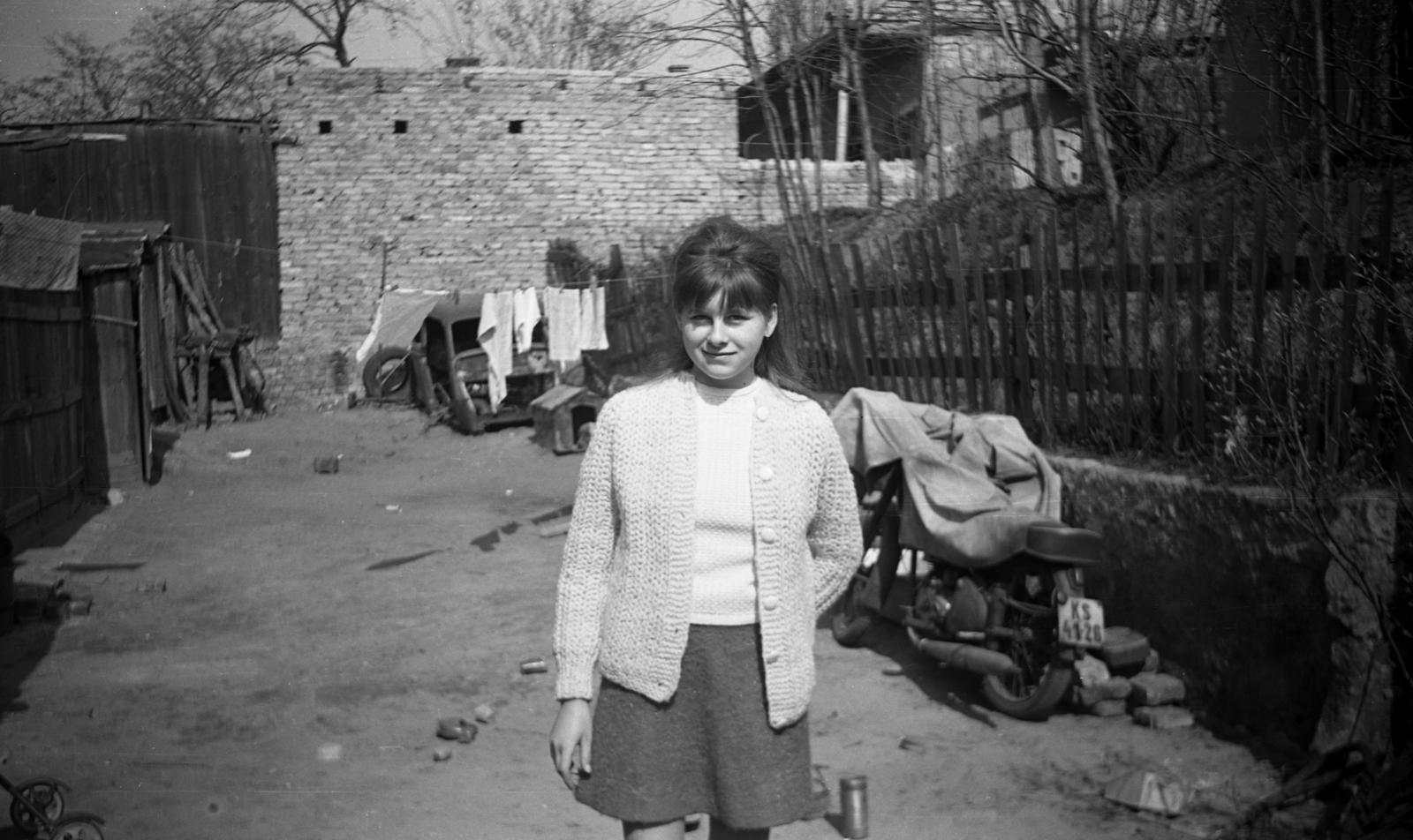 1965, Gulyás Zsuzsa, motorcycle, wreck, number plate, girl, poverty, poverty, Fortepan #186646