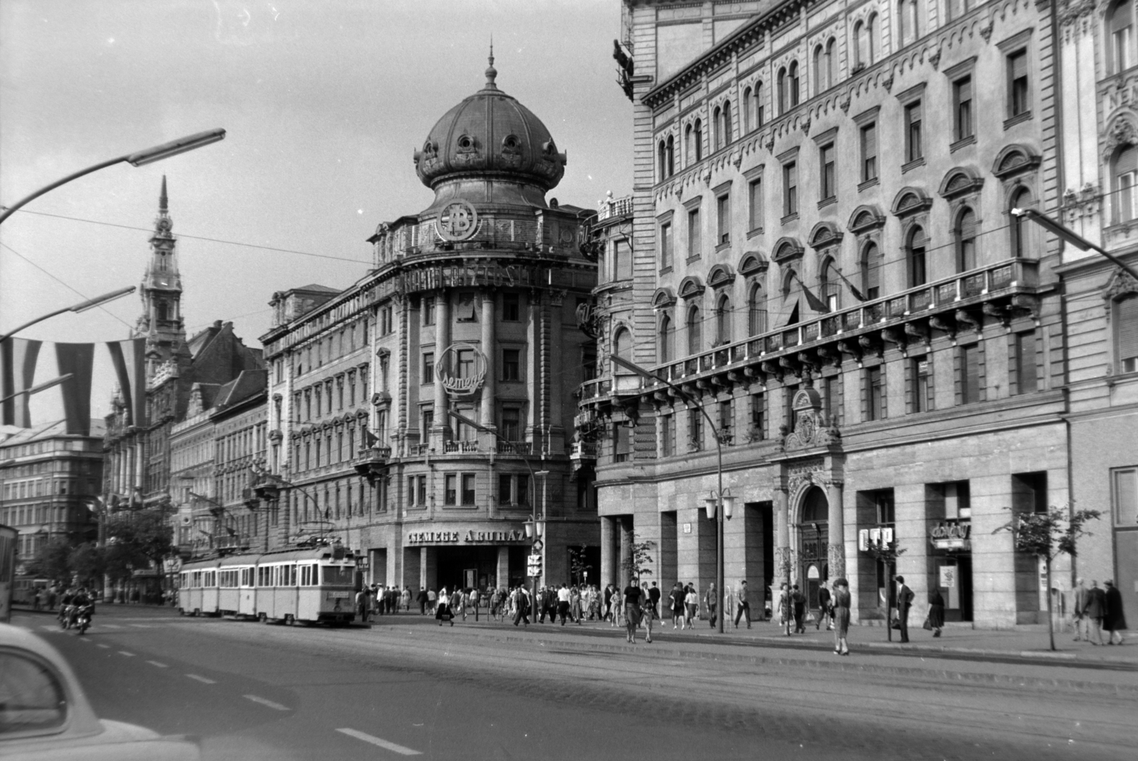 Magyarország, Budapest VII.,Budapest VIII., József körút a Blaha Lujza térnél, szemben az Erzsébet (Lenin) körút., 1965, Fortepan/Album037, Budapest, Fortepan #186735