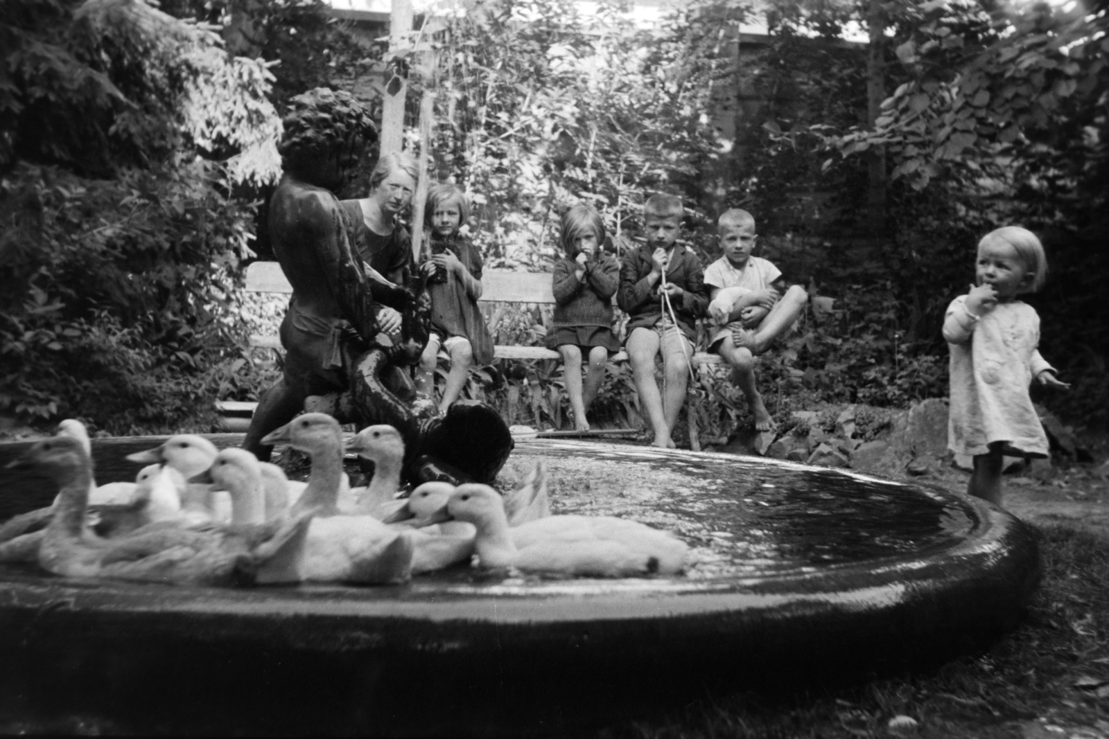 1939, Fortepan/Album038, kids, duck, fountain, Fortepan #186807