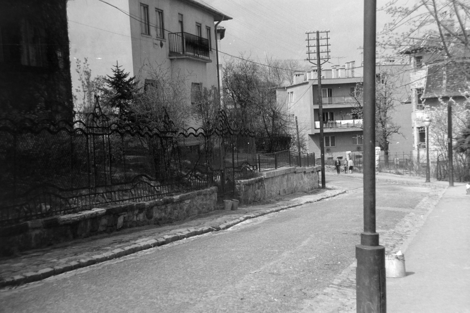 Hungary, Budapest XII., Kissvábhegy (Martinovics-hegy), Karap utca az 5. számú háztól a Csaba utca felé nézve., 1964, Fortepan/Album038, Budapest, Fortepan #186868
