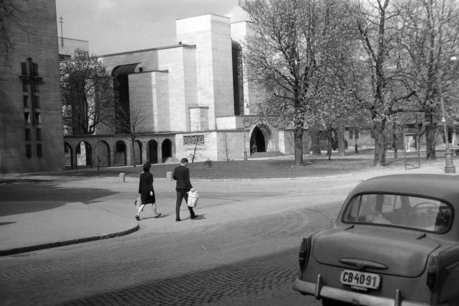 Hungary, Városmajor, Budapest XII., Csaba utca, szemben a Jézus Szíve-templom., 1964, Fortepan/Album038, Budapest, Fortepan #186870