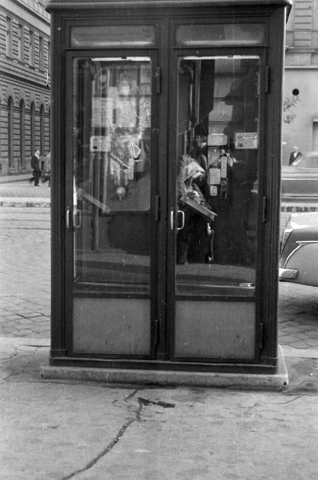 Hungary, Budapest VI., Teréz (Lenin) körút, balra a háttérben a Szobi utca torkolata. A kép forrását kérjük így adja meg: Fortepan / Budapest Főváros Levéltára. Levéltári jelzet: HU.BFL.XV.19.c.10, 1961, Budapest Főváros Levéltára / BRFK helyszínelési fényképei, BRFK Hivatala Bűnügyi Technikai Osztály, Budapest, Fortepan #187241