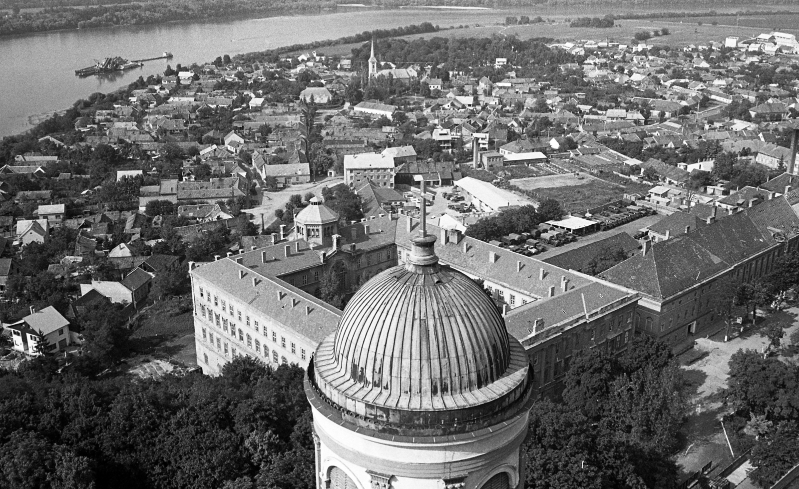 Hungary, Esztergom, kilátás a Bazilika kupolájából Szentgyörgymező felé., 1972, Urbán Tamás, basilica, bird's eye view, Fortepan #18728
