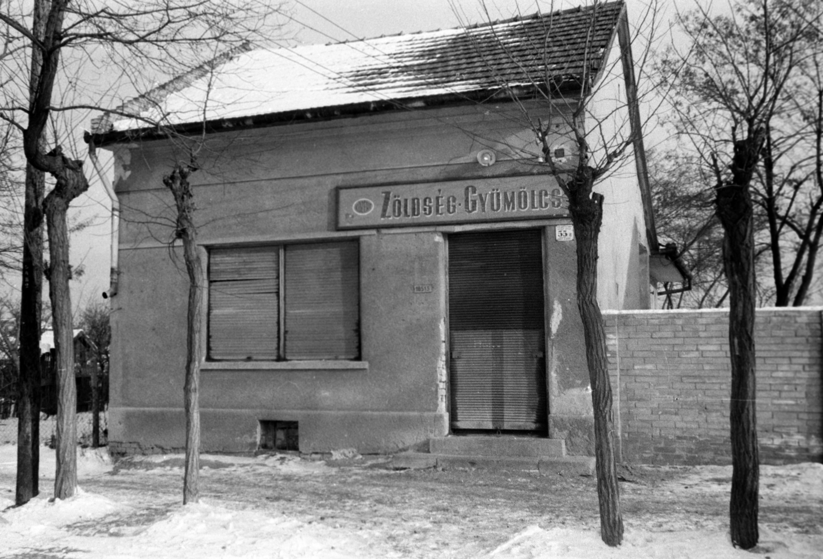 A kép forrását kérjük így adja meg: Fortepan / Budapest Főváros Levéltára. Levéltári jelzet: HU.BFL.XV.19.c.10, 1963, Budapest Főváros Levéltára / BRFK helyszínelési fényképei, BRFK Hivatala Bűnügyi Technikai Osztály, zöldséges, Fortepan #187314