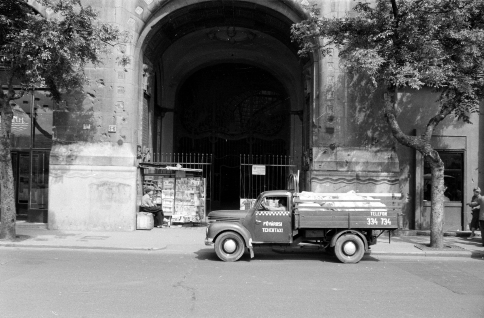 Hungary, Budapest V., Széchenyi István (Roosevelt) tér, Gresham-palota. A kép forrását kérjük így adja meg: Fortepan / Budapest Főváros Levéltára. Levéltári jelzet: HU.BFL.XV.19.c.10, 1963, Budapest Főváros Levéltára / BRFK helyszínelési fényképei, BRFK Hivatala Bűnügyi Technikai Osztály, Budapest, Fortepan #187318