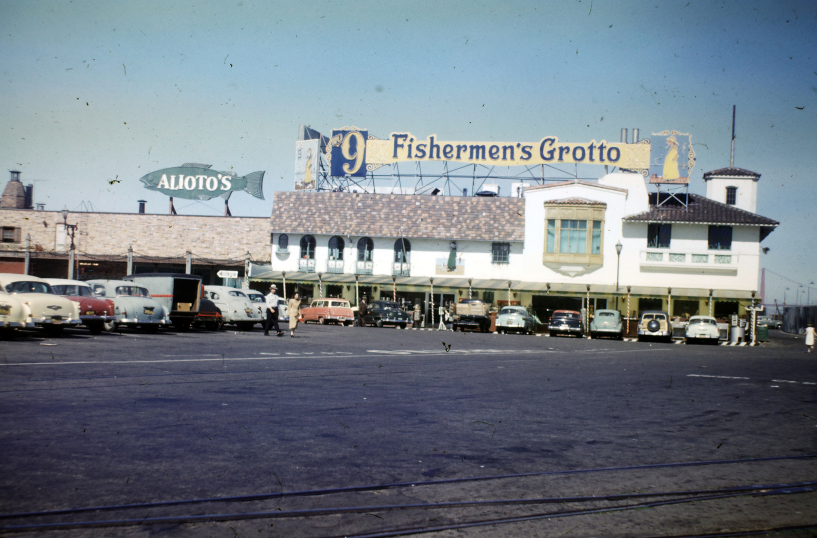 USA, San Francisco, a Taylor Street a halászkikötőnél., 1956, Haas Lajos dr, colorful, building, car park, Fortepan #187343