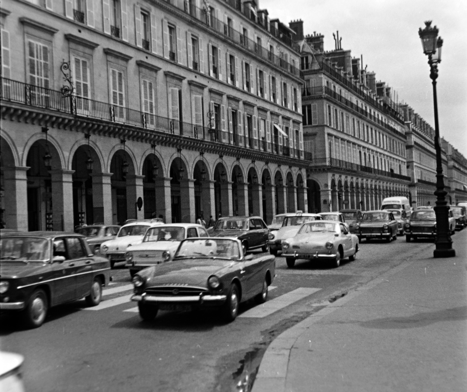 Franciaország, Párizs, Rue de Rivoli a Place de la Concorde felől., 1965, Fortepan/Album018, Fortepan #187440