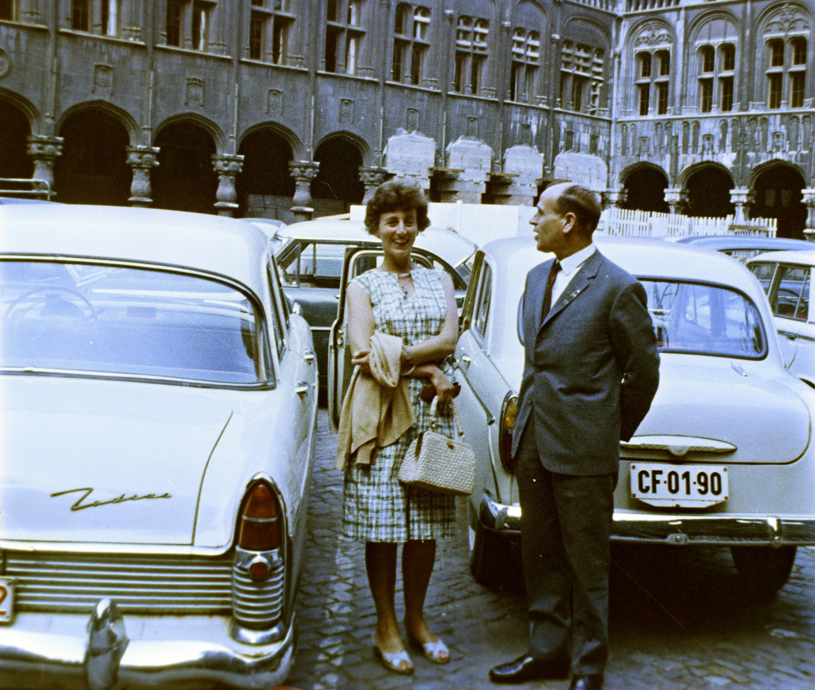 Belgium, Liège, az Igazságügyi palota udvara., 1963, Fortepan/Album018, Moszkvics 407, Ford Zephyr/Zodiac, Fortepan #187450