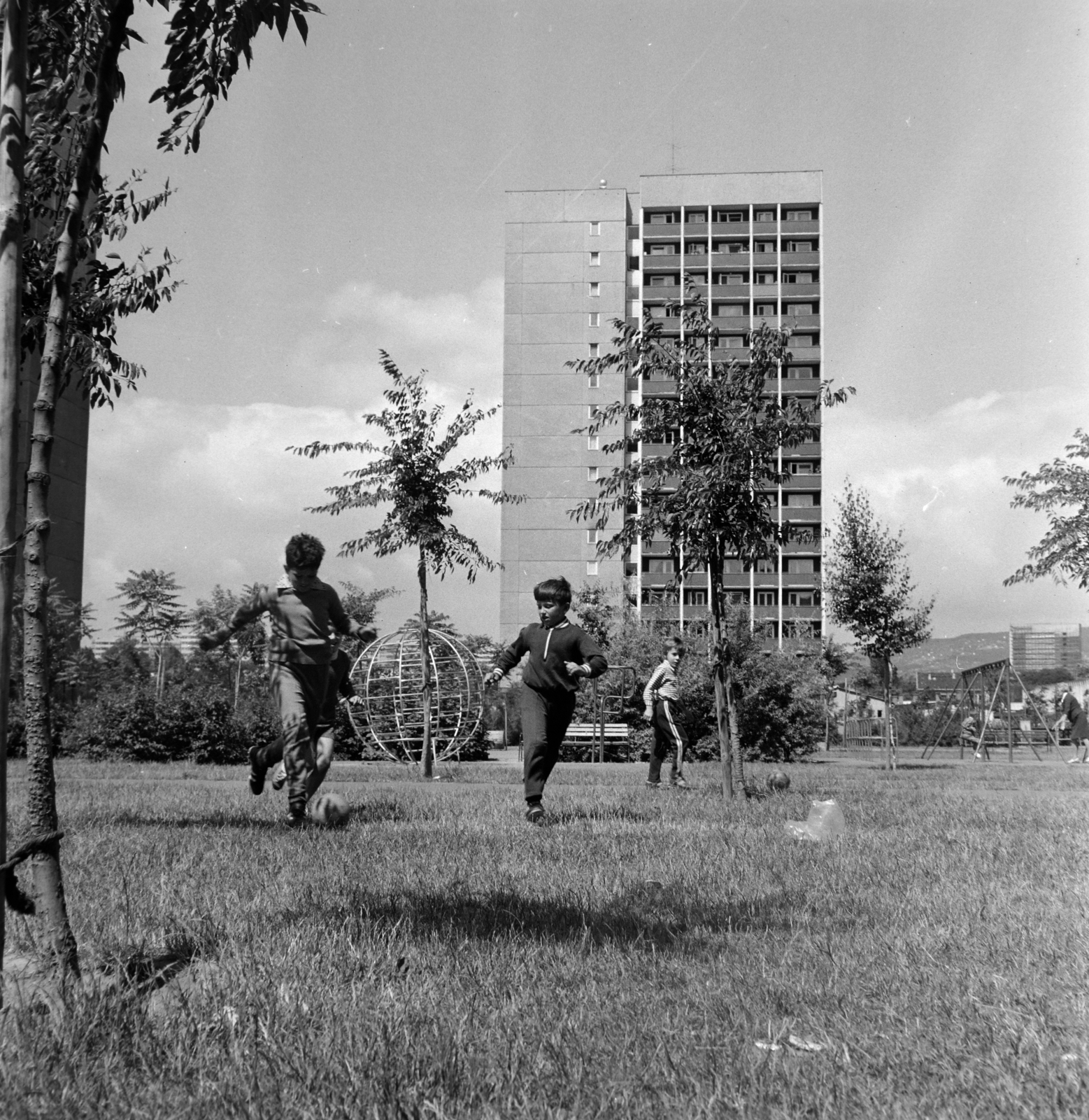 Hungary, Budapest XI., szemben a Hadak útja 2. számú ház., 1978, Szalay Béla, Budapest, Kelenföld housing complex, Fortepan #187713
