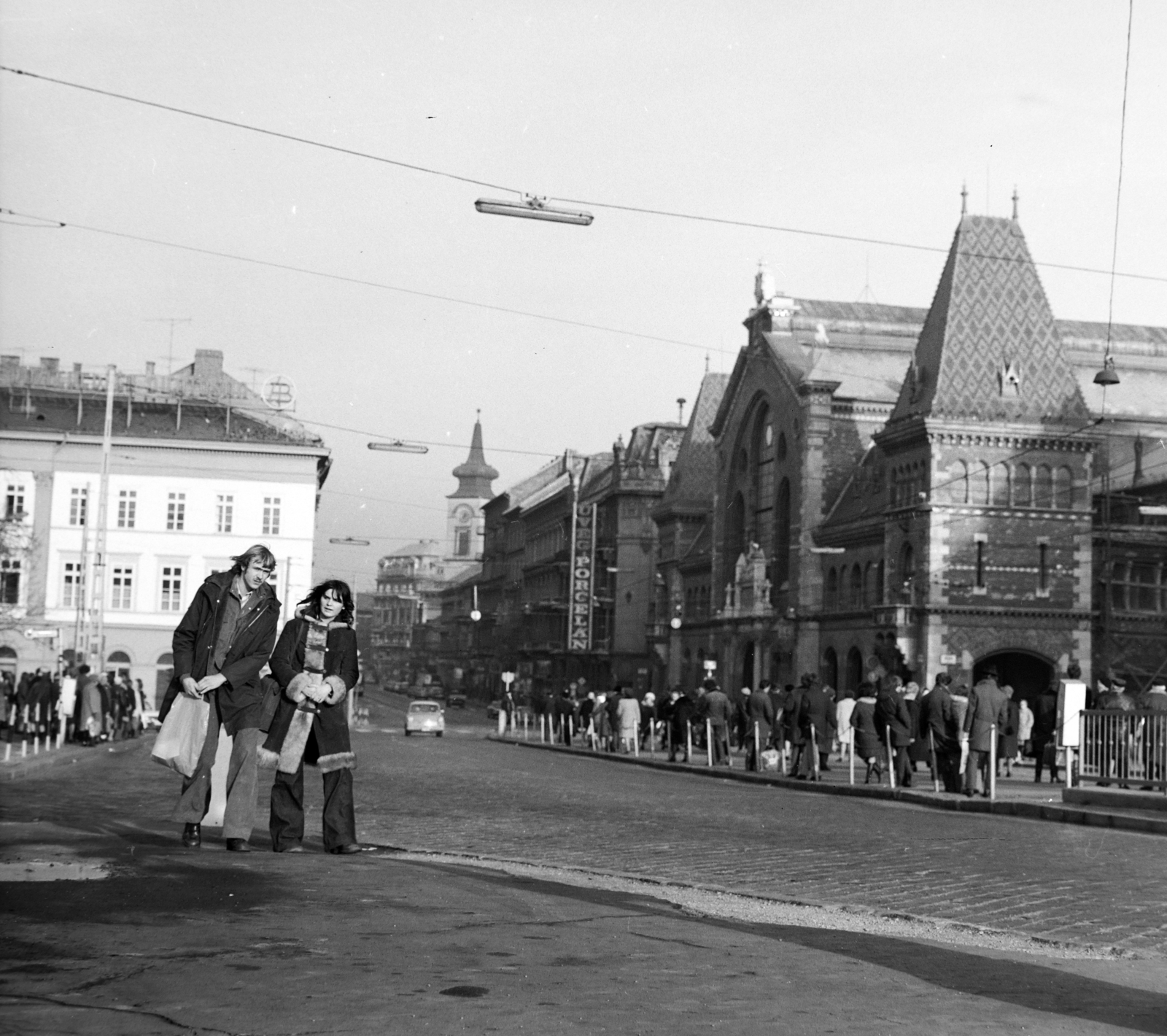 Magyarország, Budapest V.,Budapest IX., Fővám (Dimitrov) tér, szemben a Vámház (Tolbuhin) körút és a Központi Vásárcsarnok., 1981, Szalay Béla, Budapest, Fortepan #187740