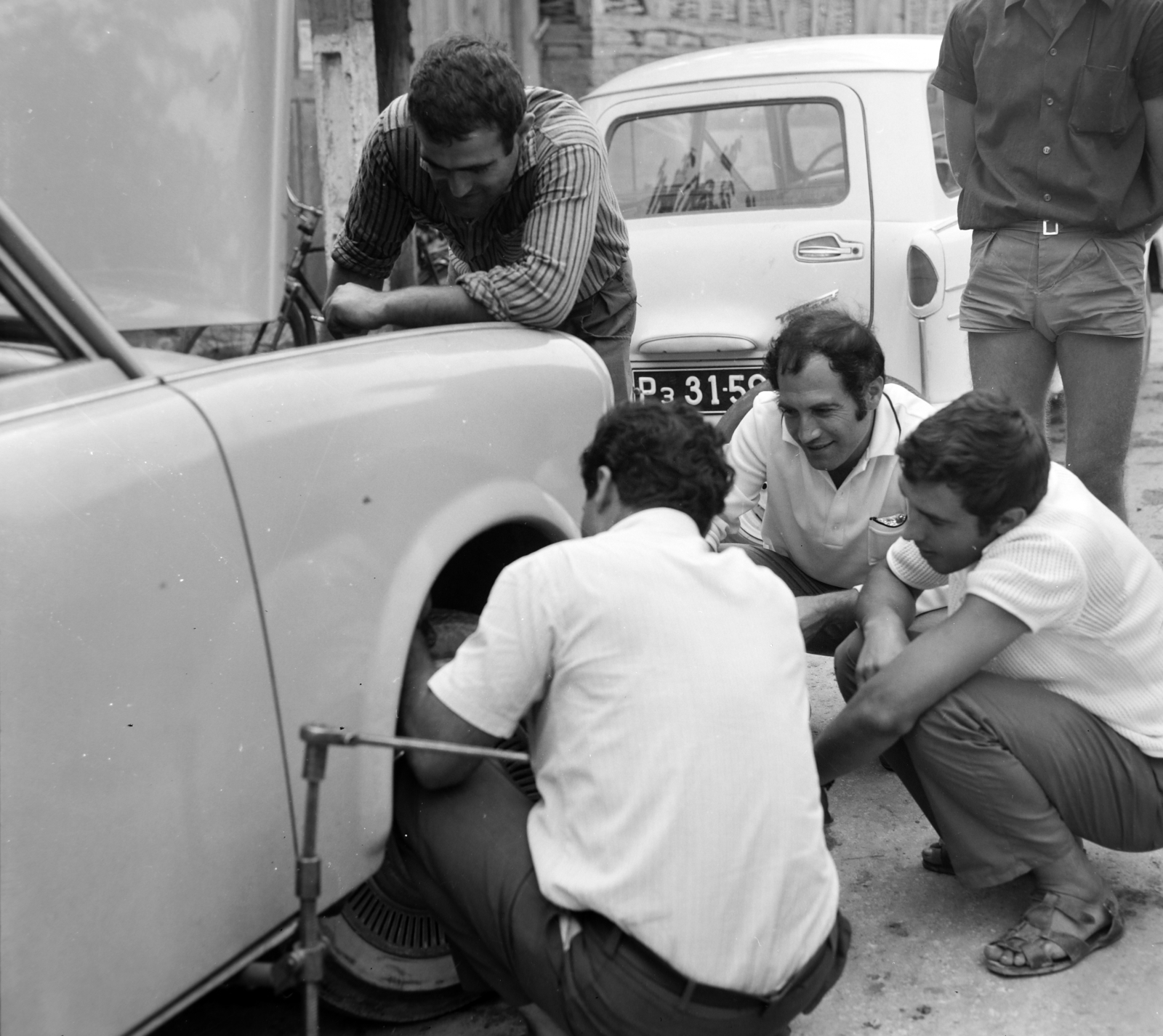 1972, Szalay Béla, changing tyre, Fortepan #187791