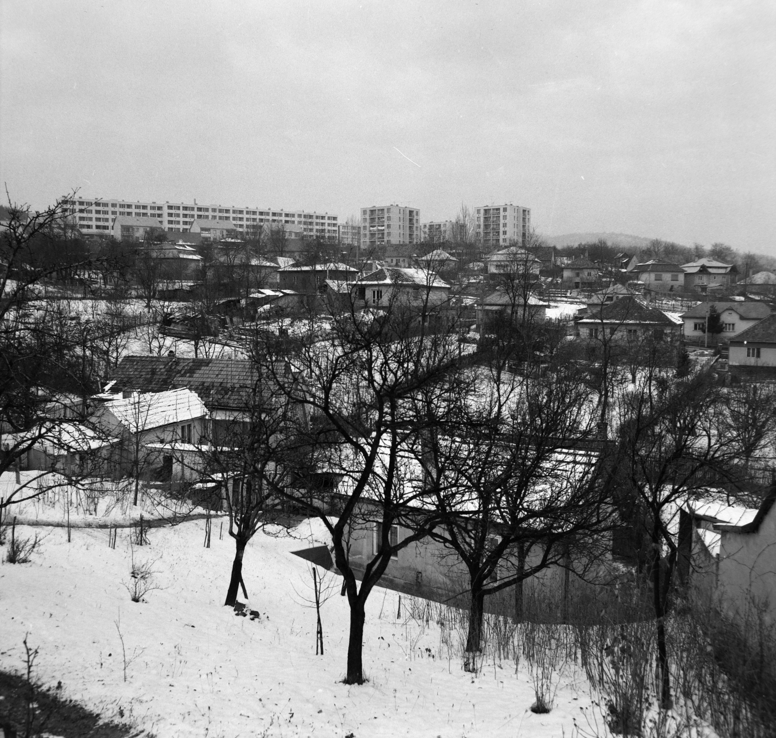 Magyarország, Salgótarján, kilátás a Losonci utca felől a Kemerovó-lakótelep felé., 1979, Szalay Béla, Fortepan #187806
