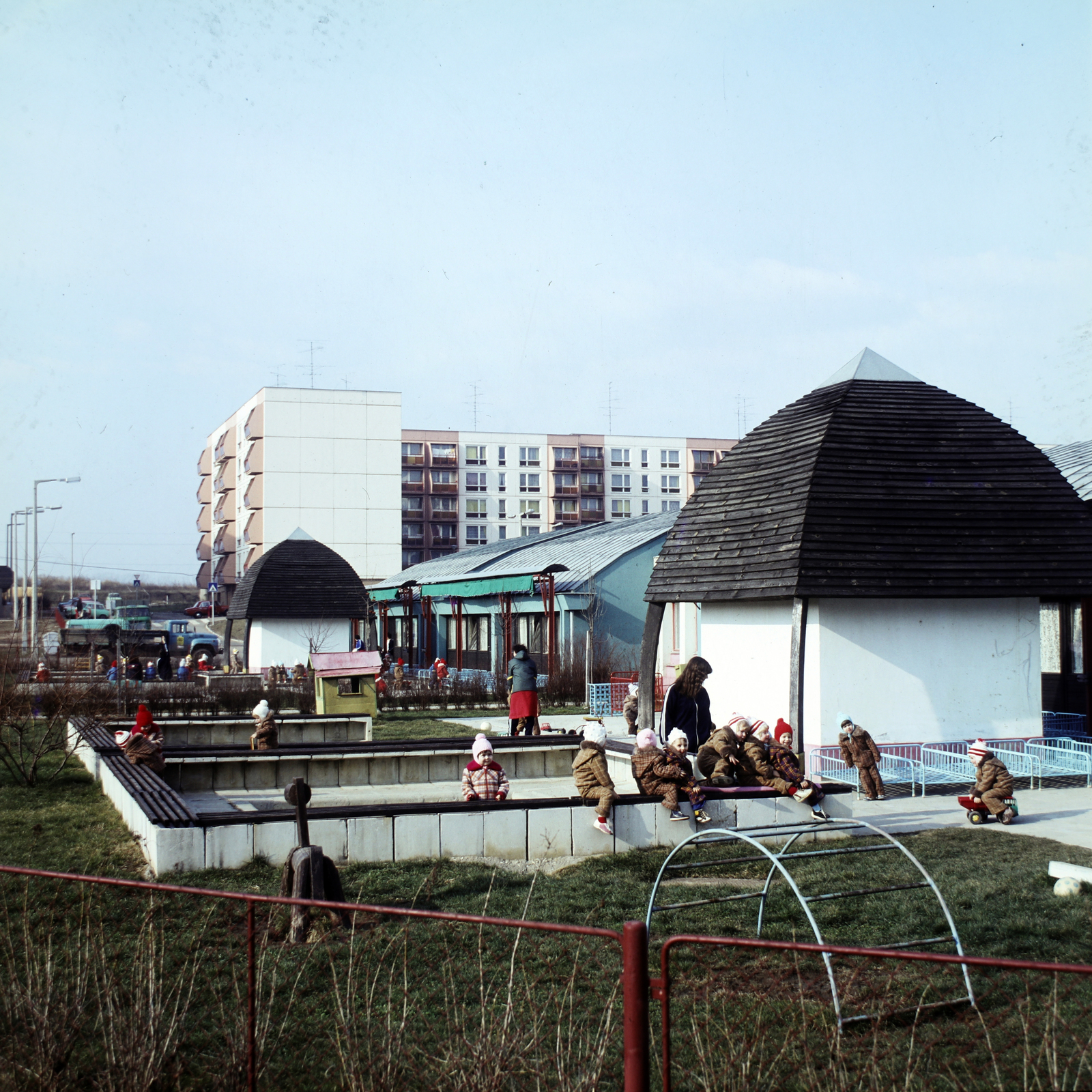 Hungary, Kaposvár, Búzavirág utca, Óvoda., 1986, Szalay Béla, colorful, Fortepan #187931