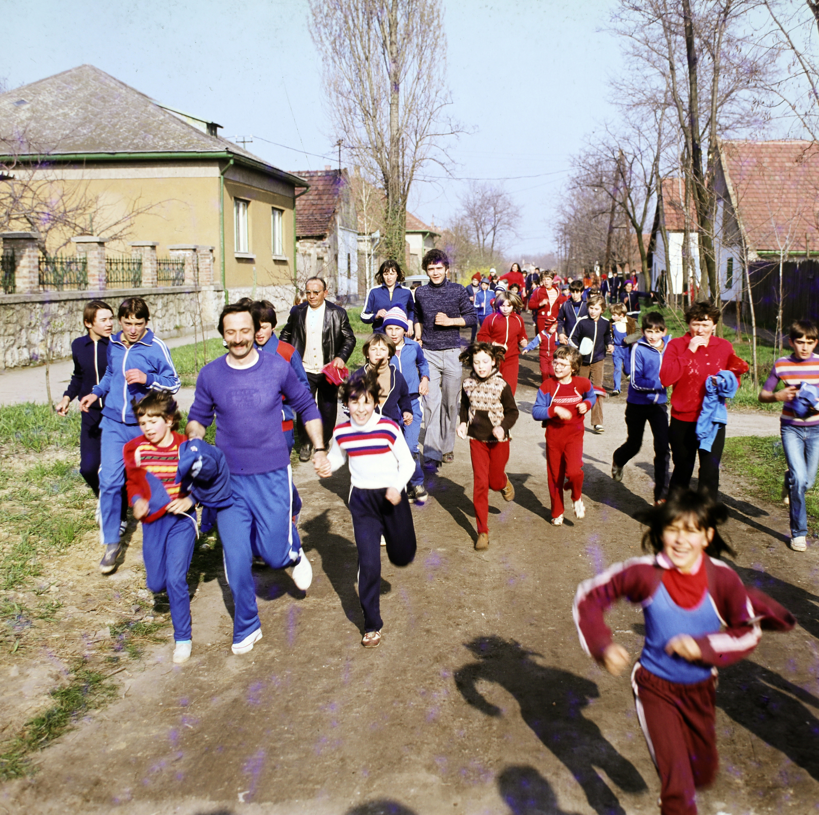 Hungary, Hódmezővásárhely, Ötvenhatmártír utca , balra az 1. számú ház., 1980, Szalay Béla, colorful, Fortepan #187981