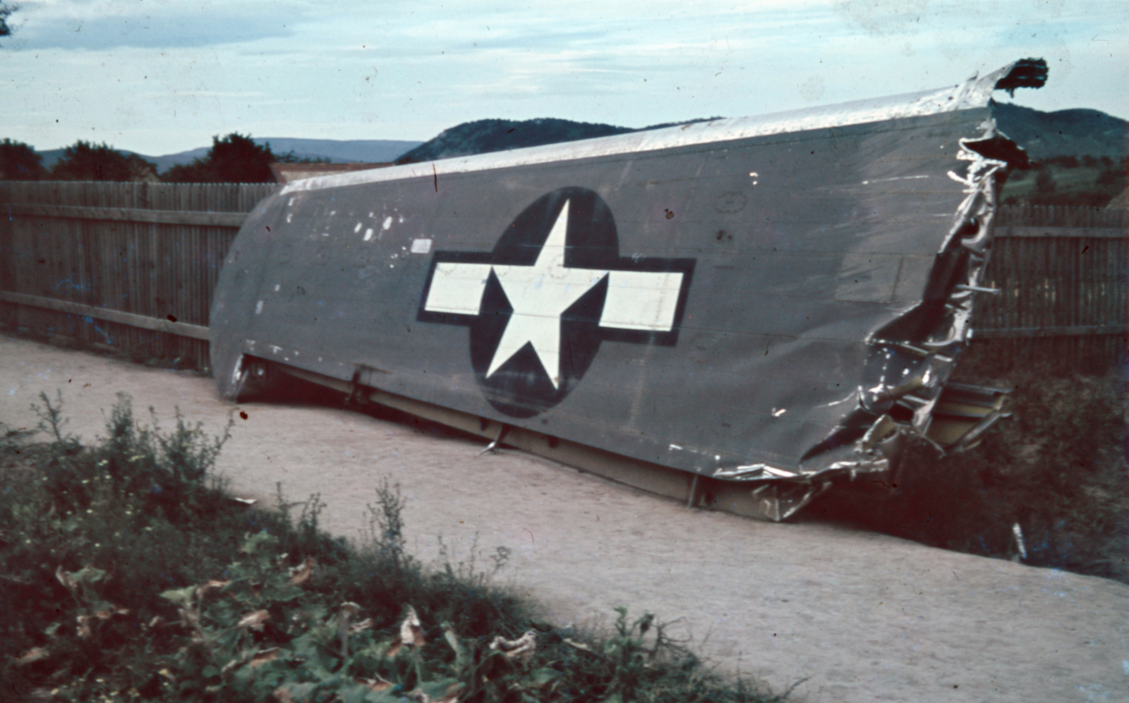 Hungary, Törökbálint, József Attila utca, lelőtt amerikai repülőgép roncsai., 1944, Ladányi Károly, colorful, wreck, Boeing-brand, Fortepan #188389