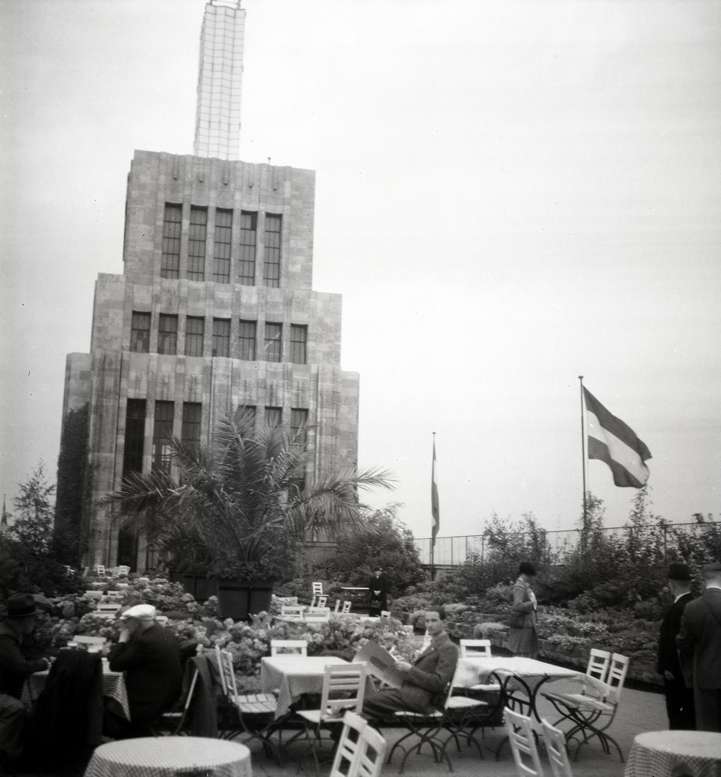Germany, Berlin, Hermannplatz, a Karstadt áruház (a II. világháború során megsemmisült) tetőterasza., 1936, Lőrincze Judit, Fortepan #188646