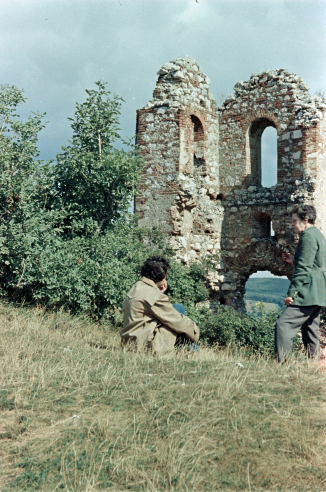 Hungary, Csesznek, vár, kaputorony az alsó vár felől., 1959, Lőrincze Judit, colorful, castle ruins, Fortepan #188741