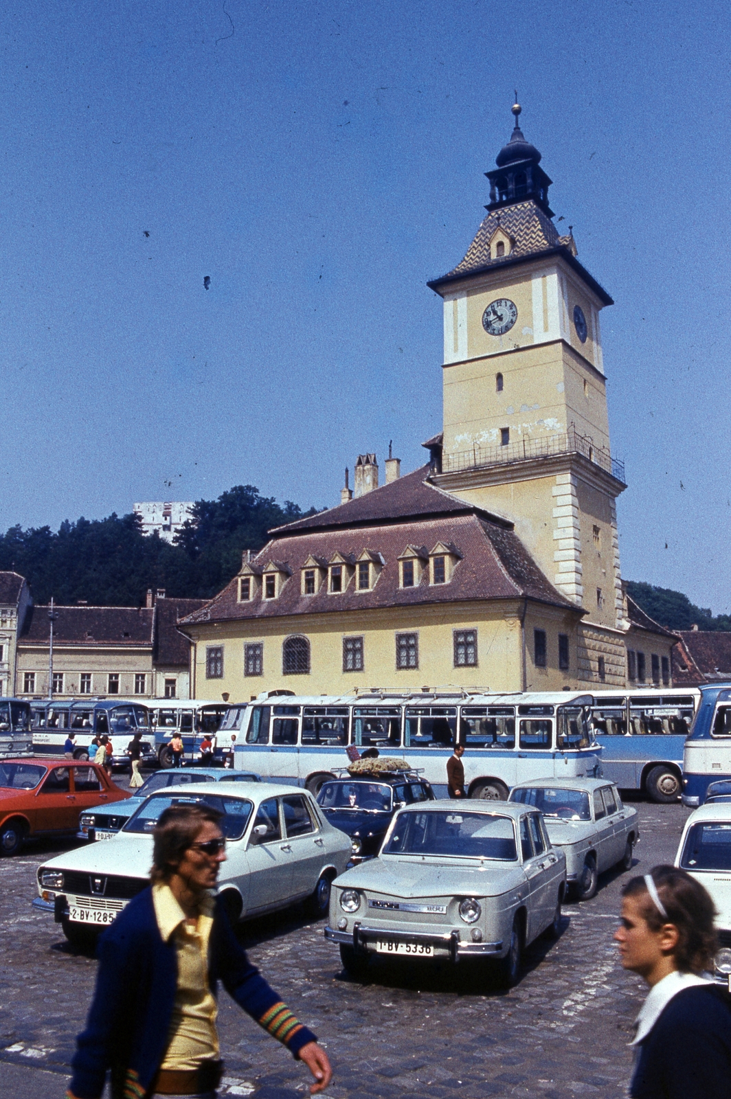 Románia,Erdély, Brassó, Fő tér (ekkor Piața 23 August, később Tanács tér, Piața Sfatului), Városháza (később múzeum)., 1982, Magyar Földrajzi Múzeum / Nemerkényi, Fortepan #188925