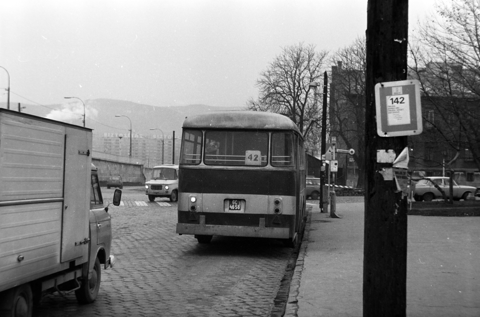 Hungary, Óbuda, Budapest III., Szentlélek (Korvin Ottó) tér, autóbusz-végállomás., 1980, Orosz István, Budapest, bus, Ikarus-brand, Nysa-brand, Barkas-brand, Fortepan #188974