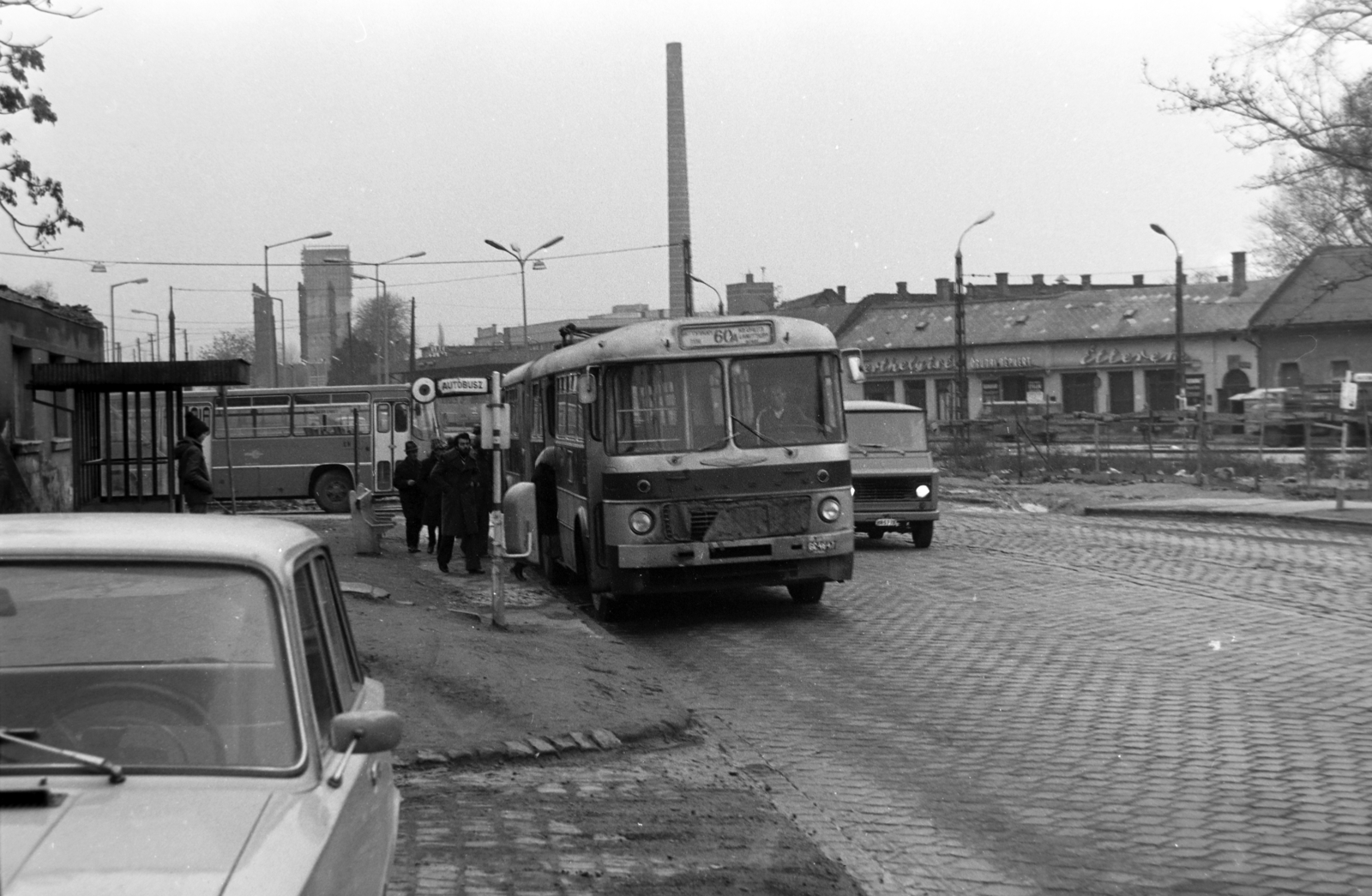 Hungary, Óbuda, Budapest III., a Bécsi út és a Vörösvári út találkozása., 1980, Orosz István, Budapest, bus stop, Fortepan #188980