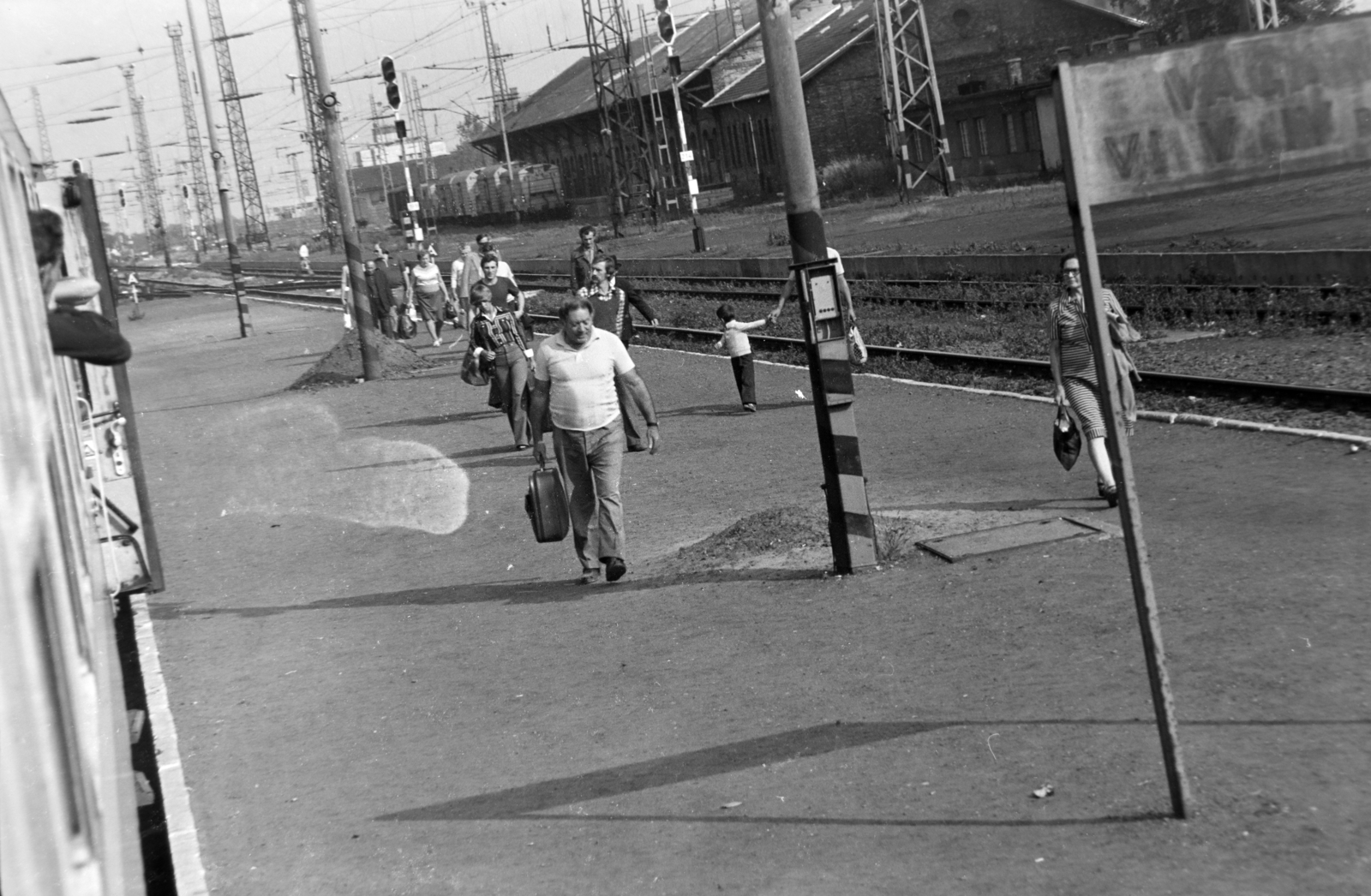 Hungary, Cegléd, vasútállomás., 1977, Orosz István, train station, Fortepan #189000